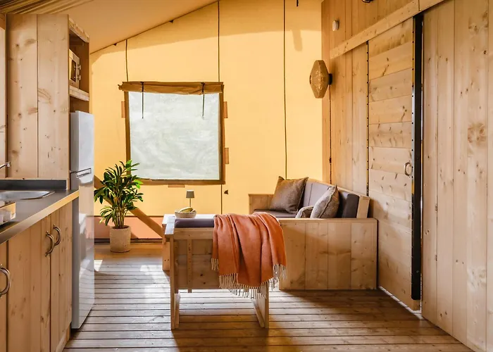 Buytenplaats Gooise Heide Luxury tent Huizen