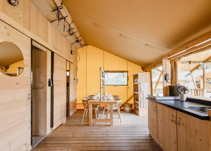 Buytenplaats Gooise Heide Luxury tent Huizen