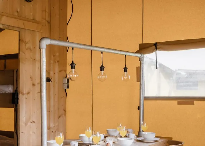 Luxury tent Buytenplaats Gooise Heide Huizen