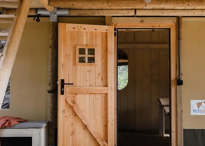 Luxury tent Buytenplaats Gooise Heide Huizen